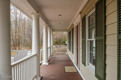 066-Porch-1526637-mls.jpg