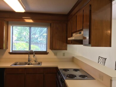 6 Maplecrest K(Donna Urban)