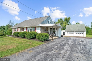 1415 N State St, Pottstown, PA 19464 - photo 3