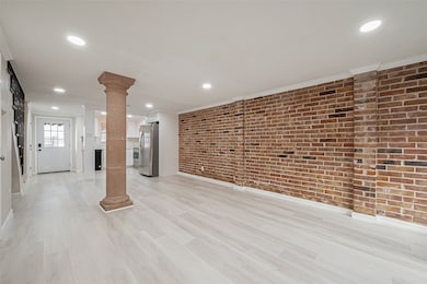 12 Hyde Park Blvd unit 7, Houston, TX 77006 - photo 2