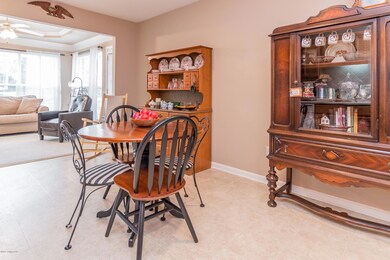 10042-Chenoweth-Vista-Way-18