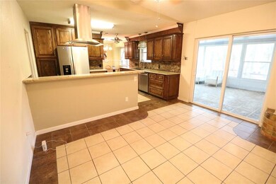 1517 Oakridge Ct W, Azle, TX 76020 - photo 5