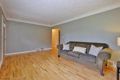 2304 Sugarloaf Ave, Portage, MI 49024 - photo 5