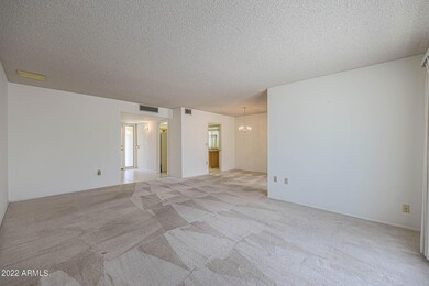 Livingroom/Dining room