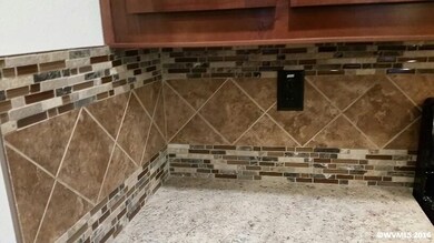 Beautiful upgrade tile backsplash