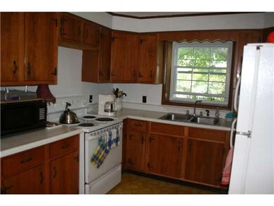 Kitchen Abundance of cabinetry here!