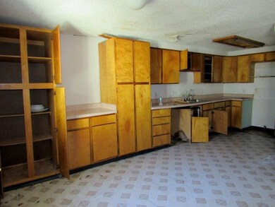 710 Cherokee Trace, Grand Prairie, TX 75051 - photo 7