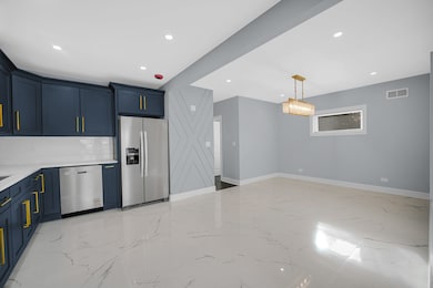 9356 S Manistee Ave, Chicago, IL 60617 - photo 7