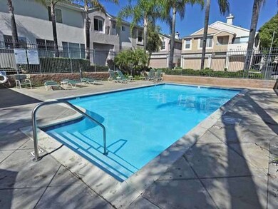 POOL AND JACUZZI