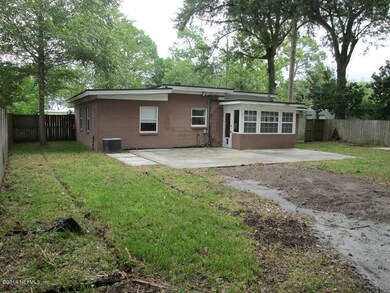 5426 Attleboro St, Jacksonville, FL 32205 - photo 5