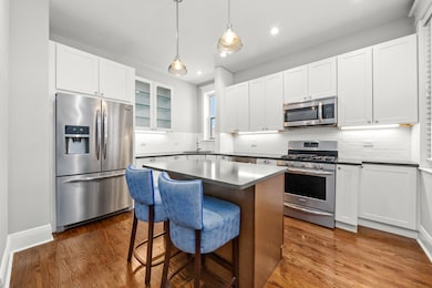 823 W Diversey Pkwy unit 2, Chicago, IL 60614 - photo 3