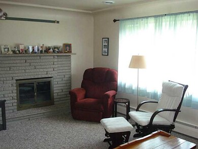 Living Room. Beautiful Large Living Room !!