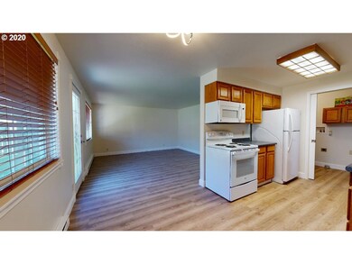 30324 Driftwood Dr, Gold Beach, OR 97444 - photo 6