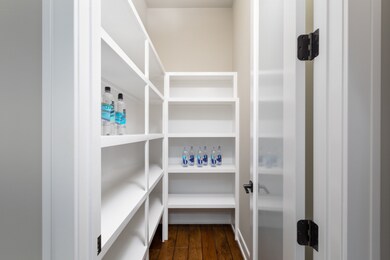 657 S Wright St, Naperville, IL 60540 - photo 5