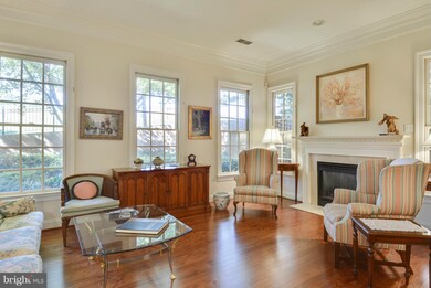 8527 Gavin Manor Ct, Chevy Chase, MD 20815 - photo 4