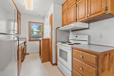 1604 Pin Oak Dr, Cedar Falls, IA 50613 - photo 7