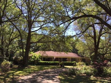 8482 Eight Mile Creek Rd, Pensacola, FL 32526 - photo 2