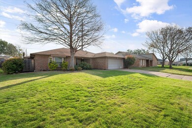 2024 Northglen Dr, Hurst, TX 76054 - photo 4
