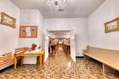 5106HubertSt-10