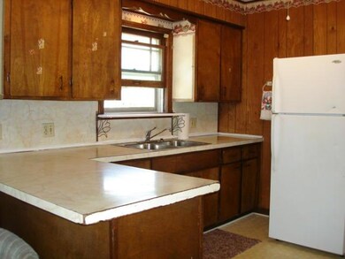 1163 W Hovey 008
