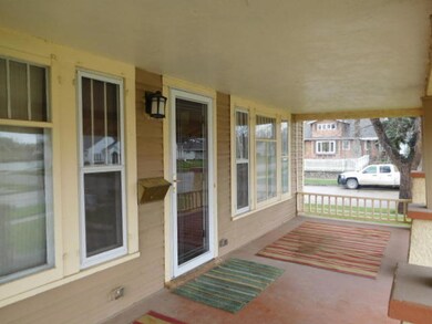 Front Porch<|><|>