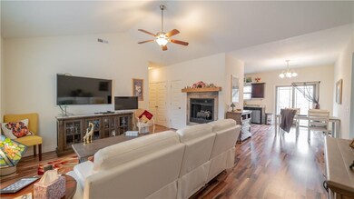 2 Allonby Cir, Bella Vista, AR 72714 - photo 3