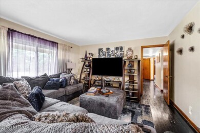 4604 Solandra Cir E, Jacksonville, FL 32210 - photo 7