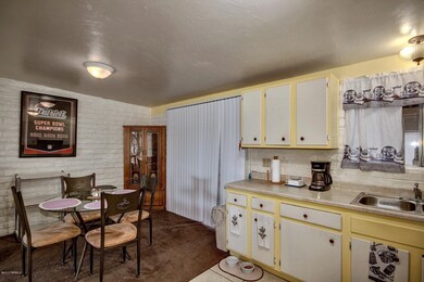 Kitchen/Dining
