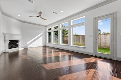 10514 Hess Ln, Houston, TX 77096 - photo 3