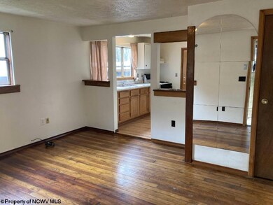 396 Baird St, Morgantown, WV 26505 - photo 7