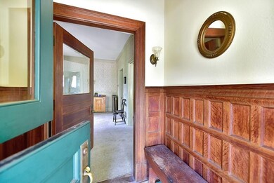 73 Crescent St, Greenfield, MA 01301 - photo 4