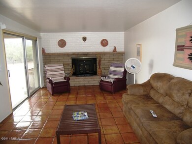 Family Room w/Fireplace
