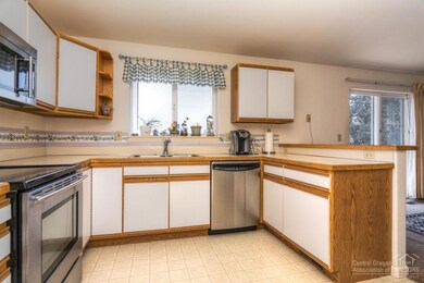 65640 78th St, Bend, OR 97701 - photo 4