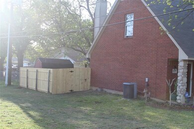 513 N Avenue B, Springtown, TX 76082 - photo 3