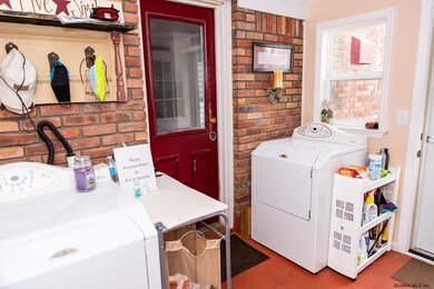 27 Jennifer Rd, Schenectady, NY 12302 - photo 6