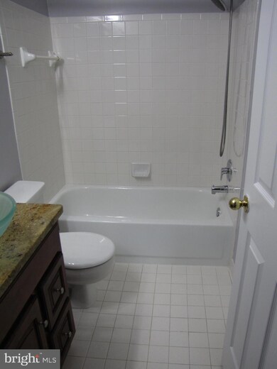 14322 Climbing Rose Way unit 201, Centreville, VA 20121 - photo 5