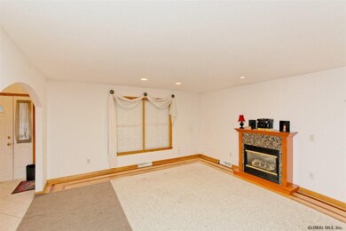 8 Aspinwall Rd, Albany, NY 12211 - photo 6