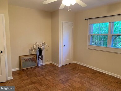 3235 Martha Custis Dr, Alexandria, VA 22302 - photo 4