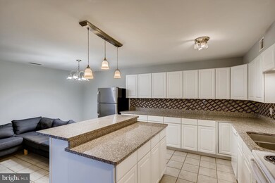 411 S Sharp St, Baltimore, MD 21201 - photo 6