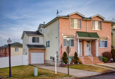 51 Dexter Ave, Staten Island, NY 10309 - photo 2