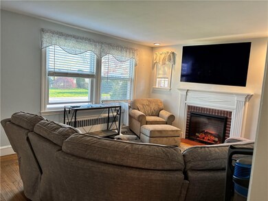15 Winthrop St, Riverside, RI 02915 - photo 5