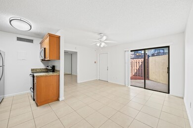 639 Executive Center Dr unit 105, West Palm Beach, FL 33401 - photo 3
