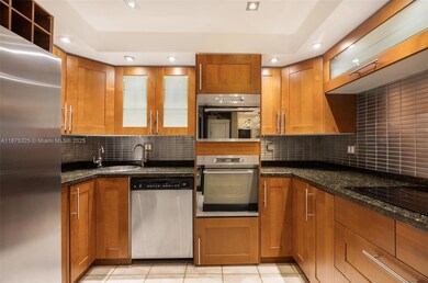 The Grand unit A-3042, Miami, FL 33132 - photo 3