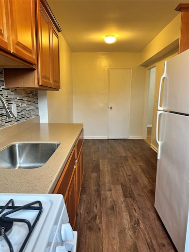 Dara Gardens unit 1J, Flushing, NY 11367 - photo 4