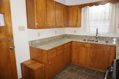 2424 Crest Rd, Gary, IN 46408 - photo 7