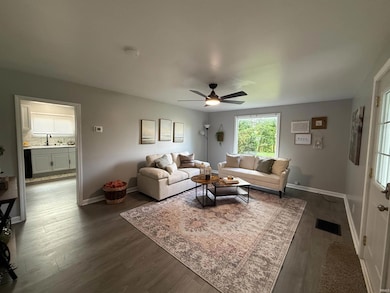 611 N Anderson St, Elwood, IN 46036 - photo 6