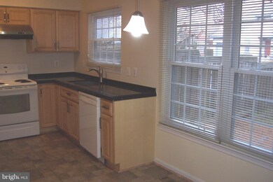 1562 Hugo Cir, Silver Spring, MD 20906 - photo 5