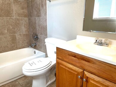 9007 Glen Shadow Dr, Houston, TX 77088 - photo 7