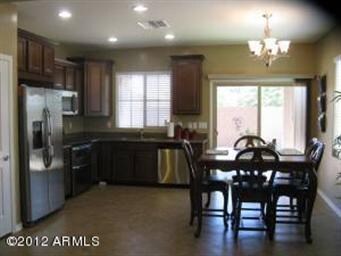 879 E Jacob St, Chandler, AZ 85225 - photo 4