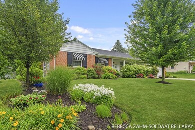 2466 Okemos Dr SE, Grand Rapids, MI 49506 - photo 3